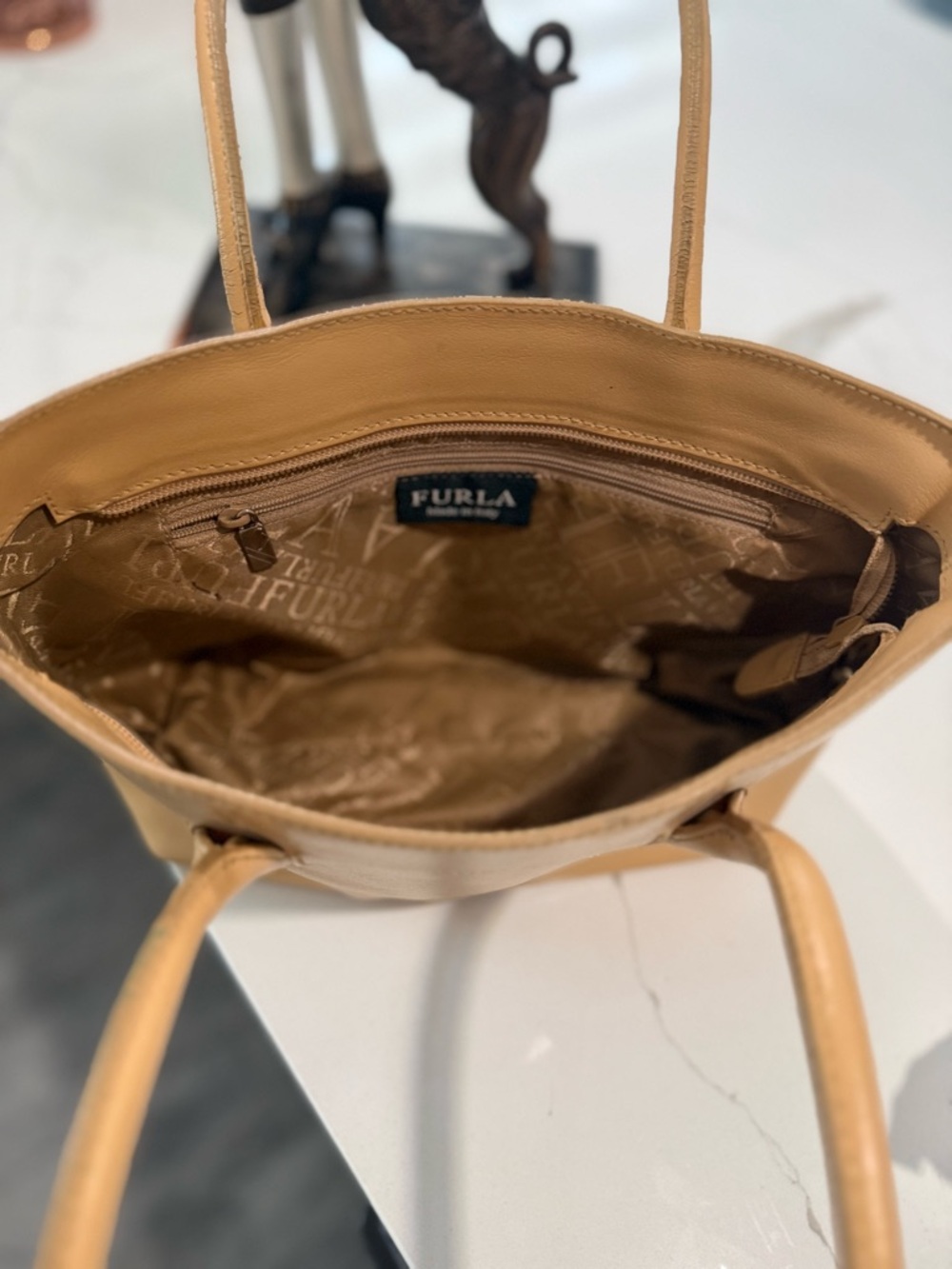 Furla : timeless Italian leather luxury Tan Mini Bag - Picture 3 of 12